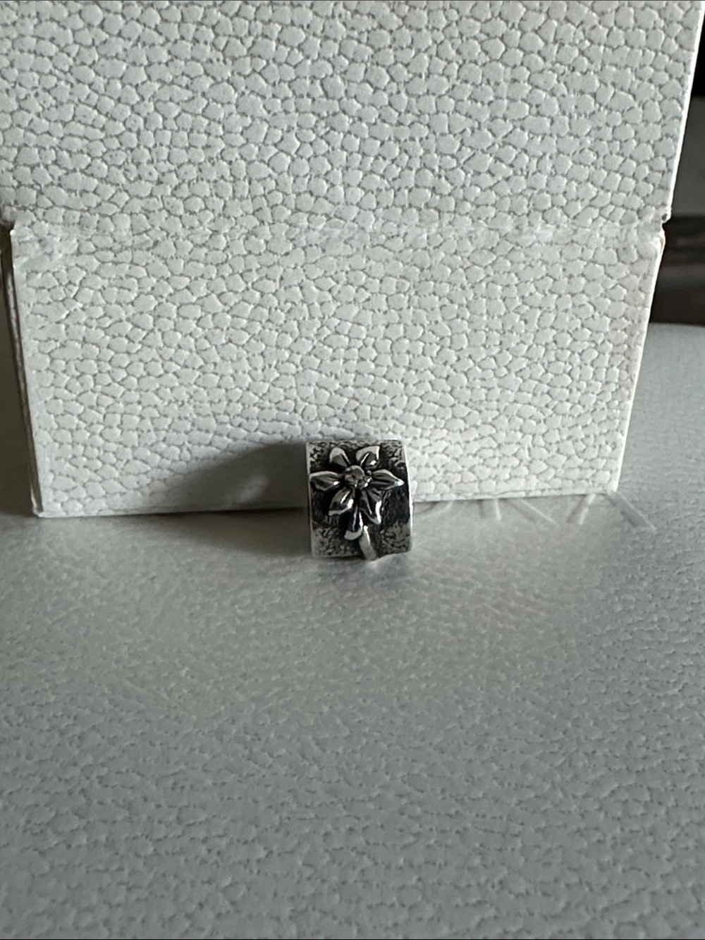 Pandora great shape poinsettia flower sterling silver 925 ale charm